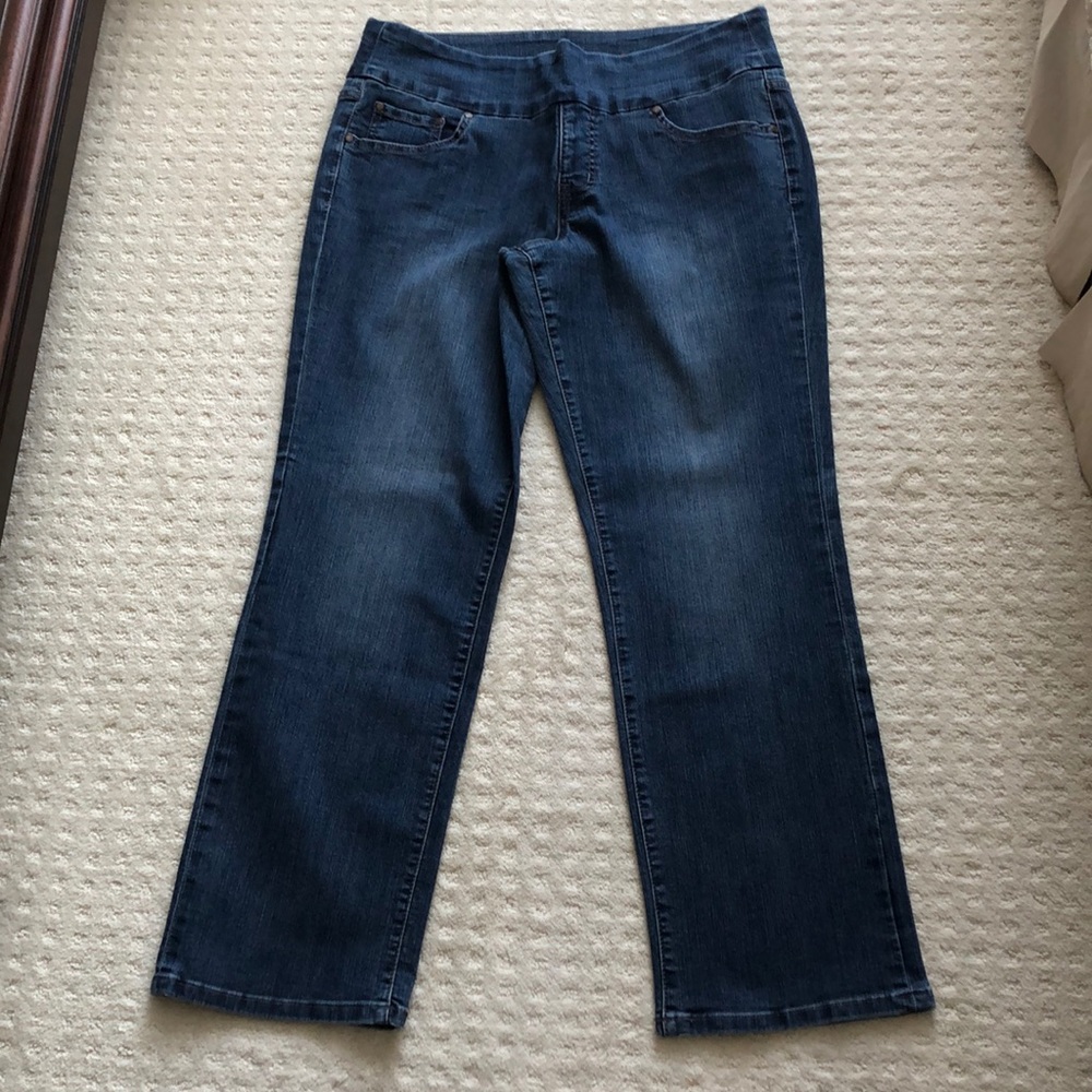 Cute Jag Straight Leg Jeans.